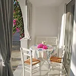 Lejlighedshotel Maroussa 4*