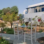 Maroussa Aparthotel