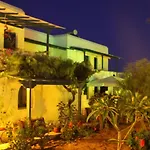 Maroussa Aparthotel