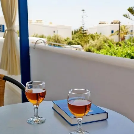 Ξενοδοχείο με διαμερίσματα Maroussa 4*