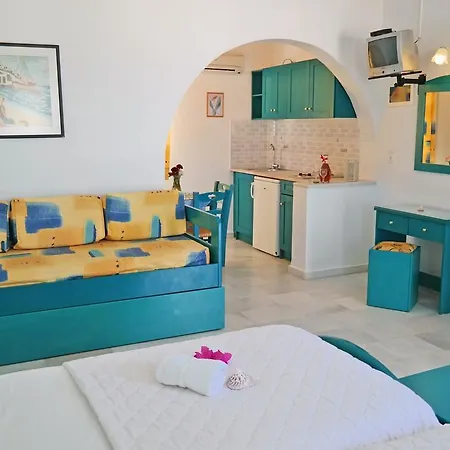 Ξενοδοχείο με διαμερίσματα Maroussa 4*