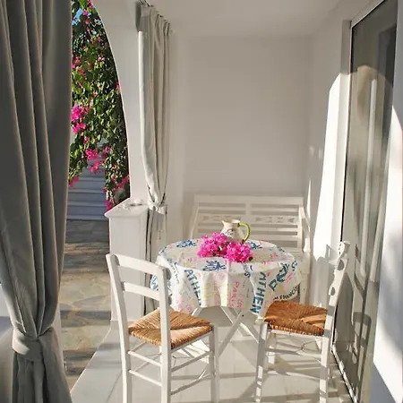 Ξενοδοχείο με διαμερίσματα Maroussa 4*