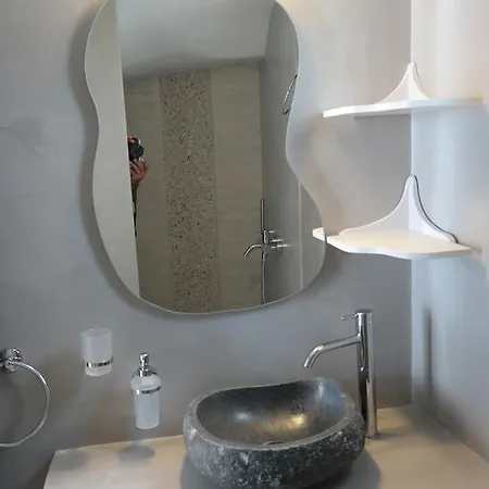 Maroussa 4* Αγία Άννα