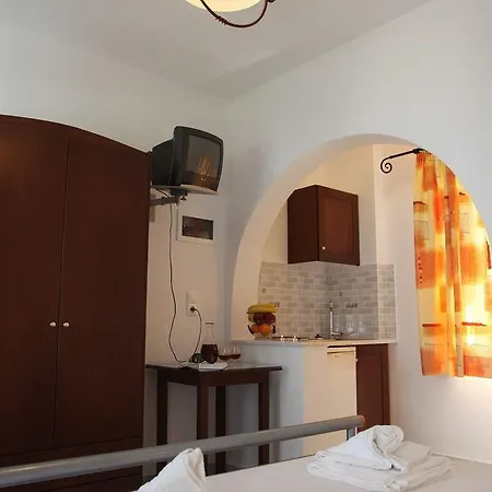 Ξενοδοχείο με διαμερίσματα Maroussa