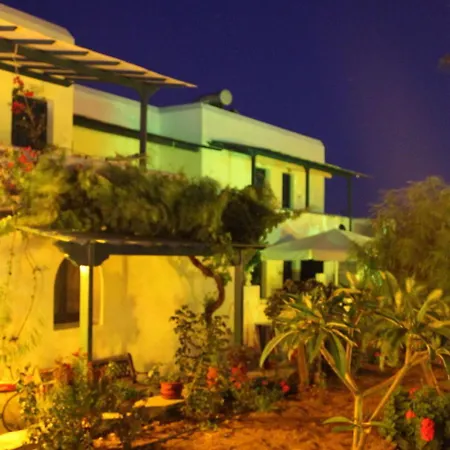 Maroussa Aparthotel
